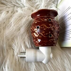 Scentsy Roma Brown Wall Plug In Wax Warmer With Box